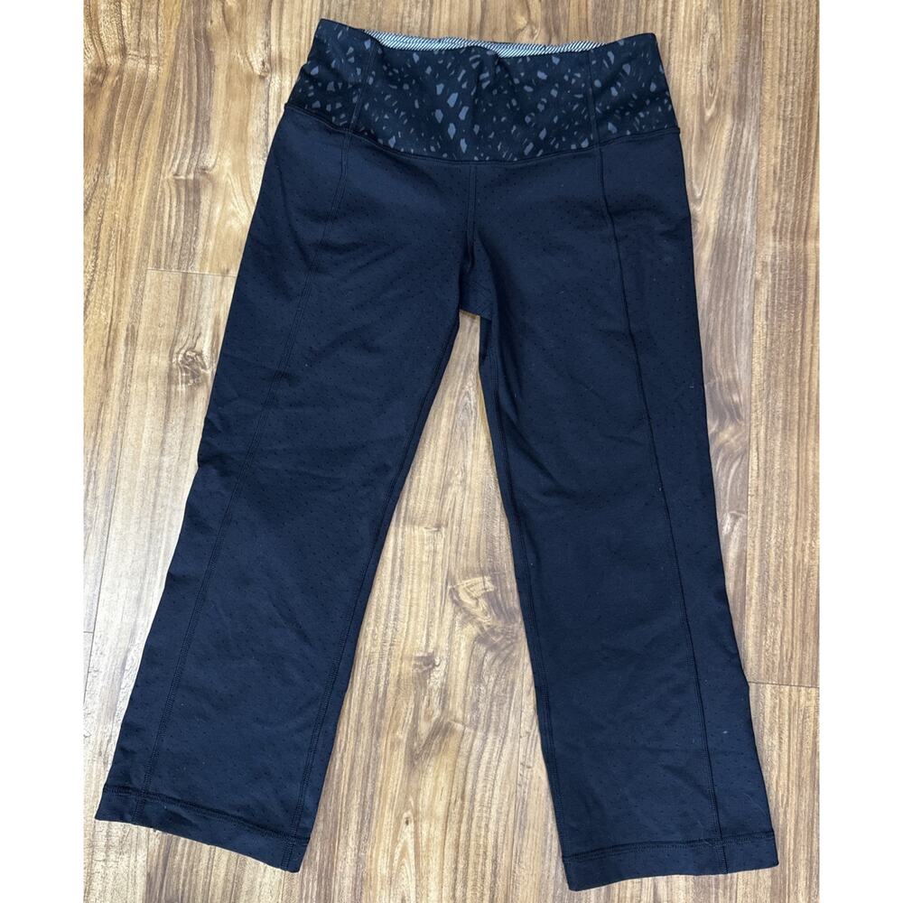 Lululemon Leggings size 4 Gather &‎ Crow Crop II High Rise Shine Dot Black Lace